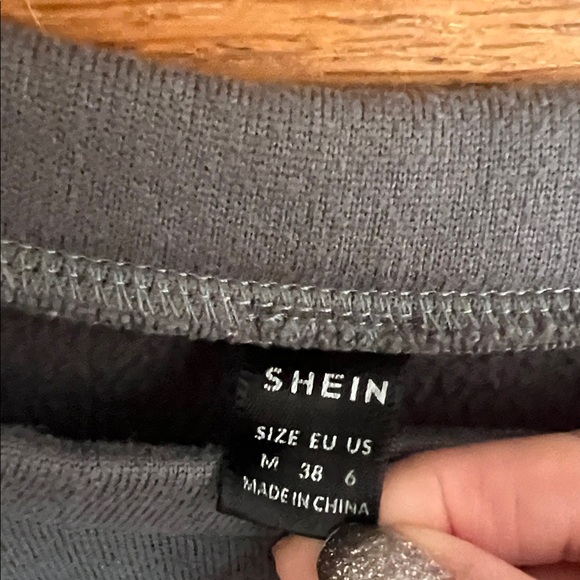 M SHEIN Gray California Graphic Crewneck Sweatshirt - Picture 3 of 3